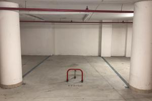 Ampio Posto Auto Coperto zona Via Napoli