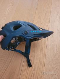 casco bici oakley