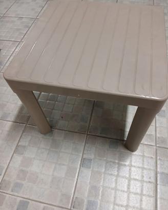 Tavolino da esterno