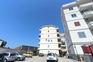 2 LOCALI A CASALNUOVO DI NAPOLI