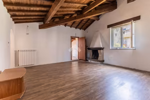 4 LOCALI A VETRALLA