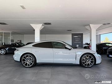 PORSCHE - Taycan
