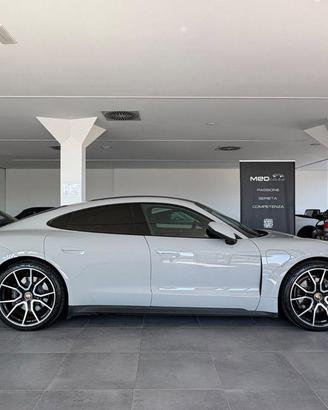 PORSCHE - Taycan