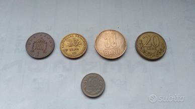 Lotto monete dal mondo.
