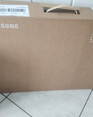 altoparlante Samsung e TV LCD 65"