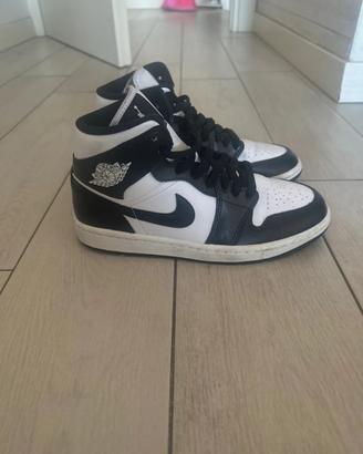 Jordan 1 Mid bianche e nere - Taglia 38