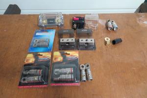 Morsetti vari per impianto hi fi stereo auto