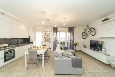 BILOCALE COMPLETAMENTE RISTRUTTURATO IN ZONA CENTR