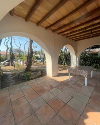Villa con giardino