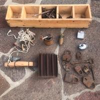 Lucchetti chiavi, chiodi , striglia , piombi