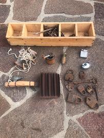 Lucchetti chiavi, chiodi , striglia , piombi