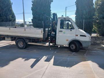 AUTOCARRO IVECO 59E15 CON GRU HIAB 035-2 (RIF. 990