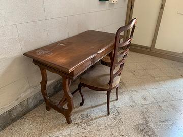 Scrivania stile spagnolo e sedia