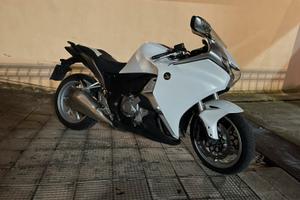Honda VFR 1200 F DCT ABS