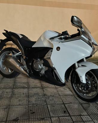 Honda VFR 1200 F DCT ABS