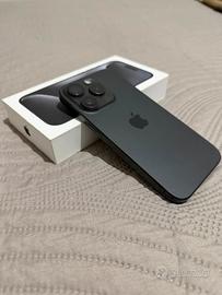 iPhone 15 Pro 256GB + 3 cover
