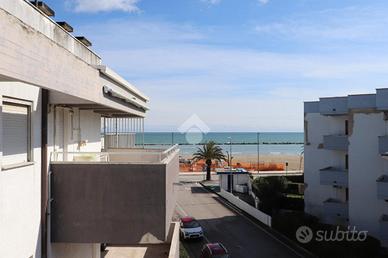 2 LOCALI A MARTINSICURO