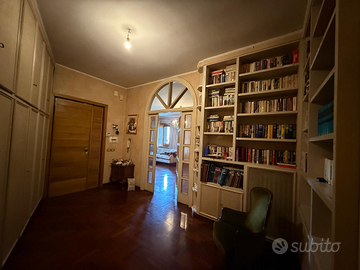 Appartamento semi-indipendente in villa a Somma V