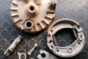 Freno anteriore a tamburo MBK Booster