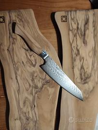 Set Omaggio : 2 Taglieri Ulivo + Coltello Damasco