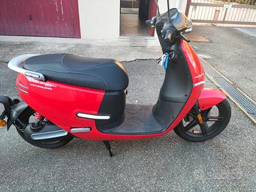 Scooter elettrico horwin ek3 2023