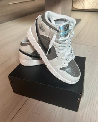 Air Jordan 1 Mid