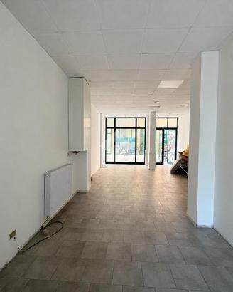 NEGOZIO A CORREGGIO