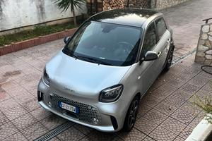 Smart four four elettrica