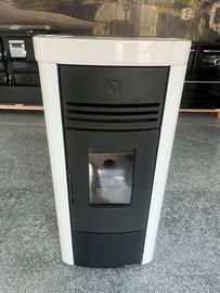 STUFA A PELLET EXTRAFLAME ANGELA SP 9 KW USATA