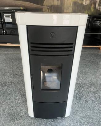 STUFA A PELLET EXTRAFLAME ANGELA SP 9 KW USATA