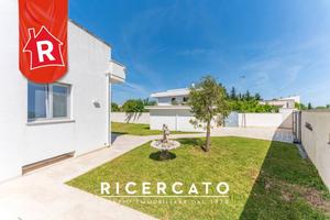 Villa di 233 m² con 3 locali e box auto doppio a S
