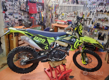 Husqvarna 450 FE Enduro targato