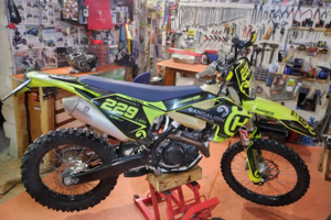 Husqvarna 450 FE Enduro targato