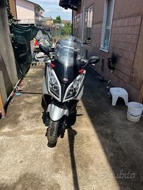 Scooter Kymco Downtown 300i