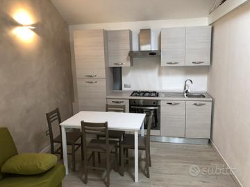 Bilocale ristrutturato completamente arredato