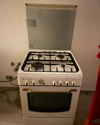 Cucina a gas Hotpoint Ariston 4 fuochi
