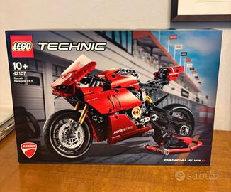 Lego Technic Ducati Panigale V4 R 42107