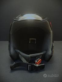 Casco nero da sci.