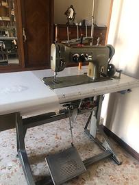Macchina da cucire Necchi