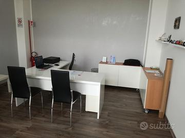 Mobili ufficio completo si accettano proposte 