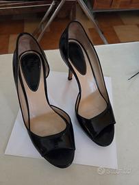 décolleté spuntate ( peep toe)