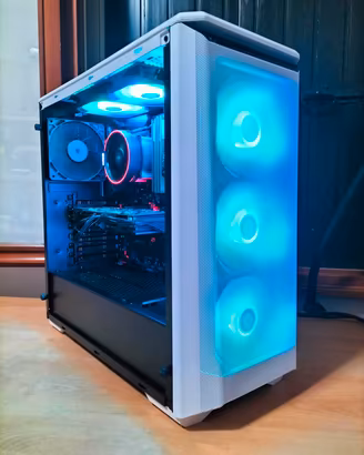 PC entry level desktop e gaming Ryzen7/16gbRam..