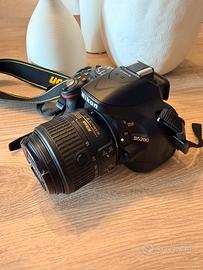 Macchina fotografica Nikon D5200 - Come nuova