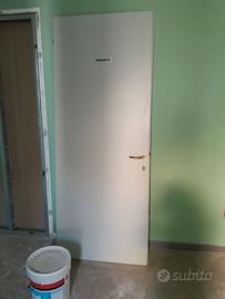  porte interne colore grigio 