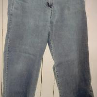 Jeans donna – Taglia M – Colore denim chiaro
.