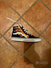 Vans nere clearance fiamme