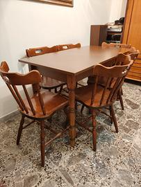 Tavolo legno con sedie