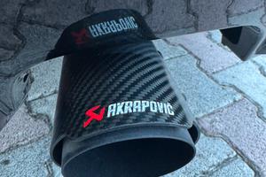 terminali doppi akrapovič  in carbonio originali
