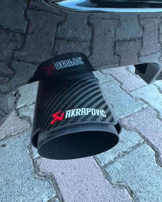 terminali doppi akrapovič  in carbonio originali