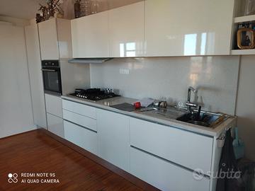 SOLO Top e schienale cucina in quarzo